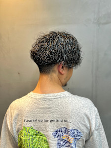 男の無造作ヘア！刈り上げ×強めツイストスパイラルパーマ