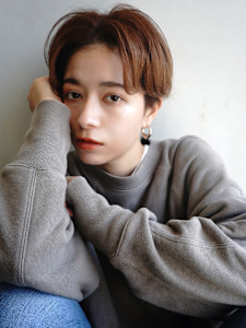 センターパート×ショートマッシュ