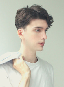 ティモシー・シャラメ　風　へアスタイル