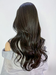 ロング韓国ヘアオリーブグレー_ba568931 - IT by ALBUM 下北沢店掲載