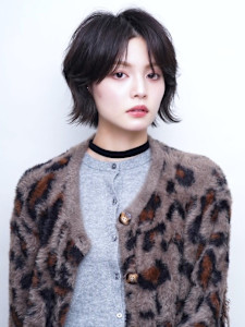 レイヤーボブ 暗髪カラー アッシュ 20代 ショートボブ