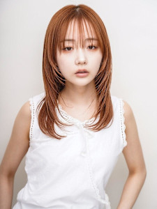 ミルクティーベージュ 顔周りレイヤー シースルーバング - 髪質改善 SEPT. 天神大名掲載