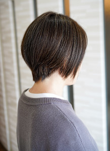 40代　白髪ボカシハイライト × 美シルエットショート