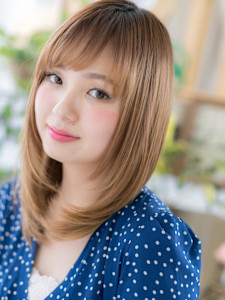 斜めバング外国人風バイカラー小顔セミディ　ヘーゼルブラウン