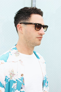 トム・クルーズ　風　ヘアスタイル