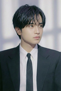 清潔感ある横流しバングの好印象ヘア