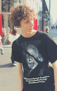 刈り上げセンターパートサーフカールフェザーパーママレットヘア