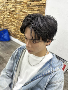 大人の魅力◎秋メンズフェザーセンターパート