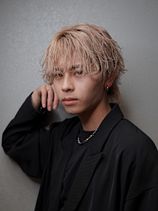 ハイトーン×ブリーチ×無造作シースルー