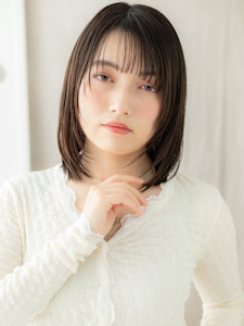 黒髪ハッシュカットウェットヘア小顔ボブレイヤー30代40代