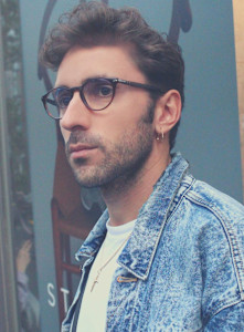 刈り上げセンターパートサーフカールフェザーパーママレットヘア