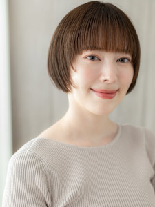 ぱっつん前髪レイヤーショートマッシュルームヘア30代40代