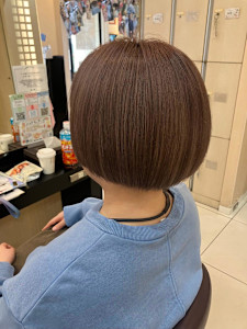 ★刈り上げボブ美髪くびれワンカールシルキーベージュ