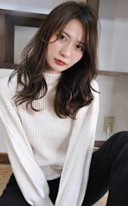 30代40代50代大人向けフェミニンレイヤースタイル