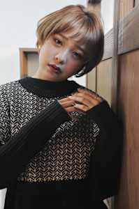 フェミニンショートスタイル