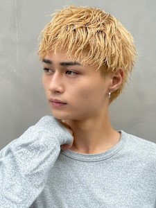 スパイキーショート/ダウンバング/ブロンドカラー