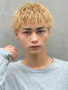 スパイキーショート/ダウンバング/ブロンドカラー - ARIETTA GINZA men’s/メンズカット/メンズパーマ掲載