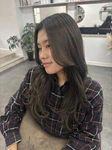 オリーブグレージュ/ベージュカラー/透明感カラー/アッシュ