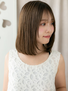 小顔姫カット前下がりミディアムレイヤースタイル20代30代 - mod's hair【モッズヘア】上尾/上尾西口店掲載