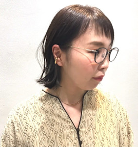 オン眉＋切りっぱなしボブ