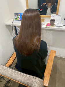 【酸性ストレート】自然な真っ直ぐヘア