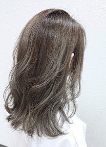 グレーブラウン/ハイレイヤーカット/ハイレイヤーウルフ