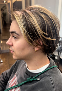 外国人風　ハイライト　ヘアスタイル