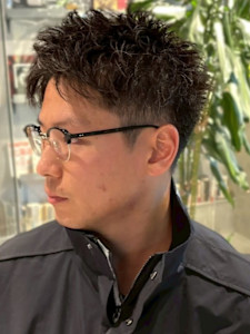 ツーブロック スパイキーショート アップバング ビジネスヘア - Men's Salon bloc掲載