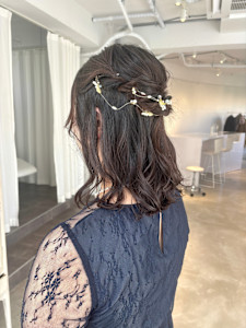 結婚式お呼ばれ20代ハーフアップヘアアレンジ薬院