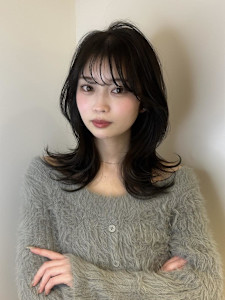 【AYAKI】くびれミディ レイヤー顔まわりカット