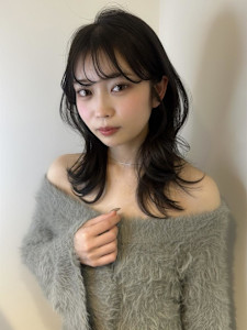 【AYAKI】ミディアムレイヤーくびれヘア