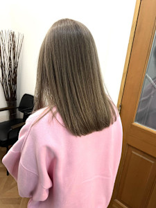 ミルクティーベージュ