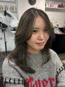 グレージュカラー/アッシュグレージュ/ザクザクレイヤーカット - AO。掲載