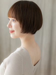 ぱっつん前髪レイヤーショートマッシュルームヘア30代40代