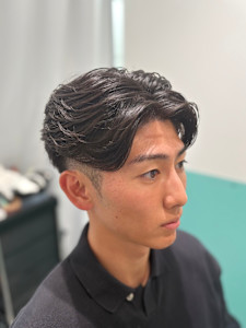 フェザーパーマセンターパート - 【シェアサロン】 LIBERTY SHARE BARBER 銀座掲載