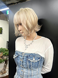 セクションカラー　ケアブリーチ　ブリーチカラー　原宿/表参道