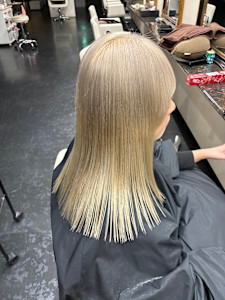 ホワイトベージュ