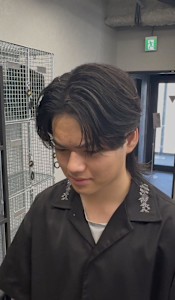 “ロングセンターパート × ソフトウルフ”で色気UP