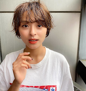 面長解消《20代30代》流せる前髪/くびれショート