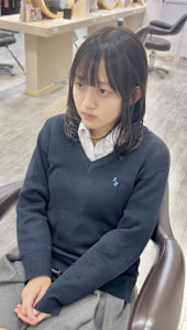 くびれレイヤーミディアムボブ