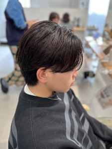 takumi/メンズカット/センターパート/曲がる縮毛矯正 - MOON by KENJE掲載