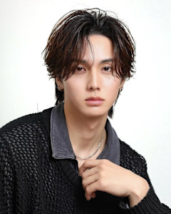 シースルーミディアムセンターパート