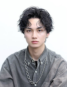 ツイスパ センターパート - LIPPS hair 心斎橋【リップスヘアー】掲載