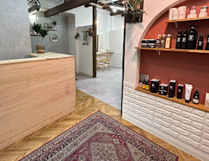 aien 髪質改善/縮毛矯正/酸性ストレート/レイヤーカット/梅田/中崎町(アイエン)