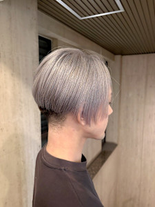 前下がりセンターパート/ホワイトシルバー