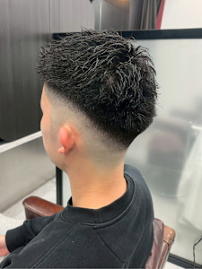 スキンフェード ハイフェード 短髪 刈り上げ