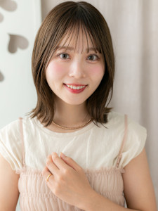 くびれミディアム小顔マレットヘアウルフボブディ20代30代