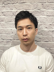 アイロンパーマで作るツーブロックショート