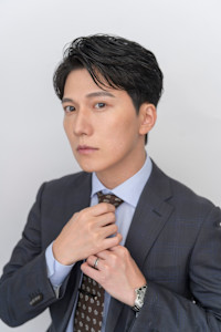 動きと立体感を出した大人の好印象メンズショート[池袋]