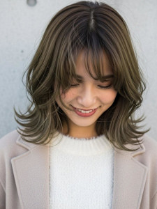 グレーブラウン/小顔見せくびれヘア/ハイレイヤーカット